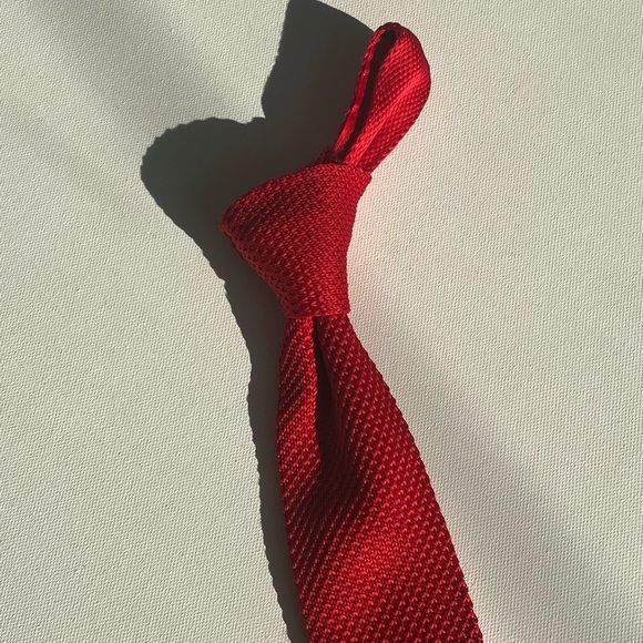 H&M red knitted tie - Picture 2 of 5